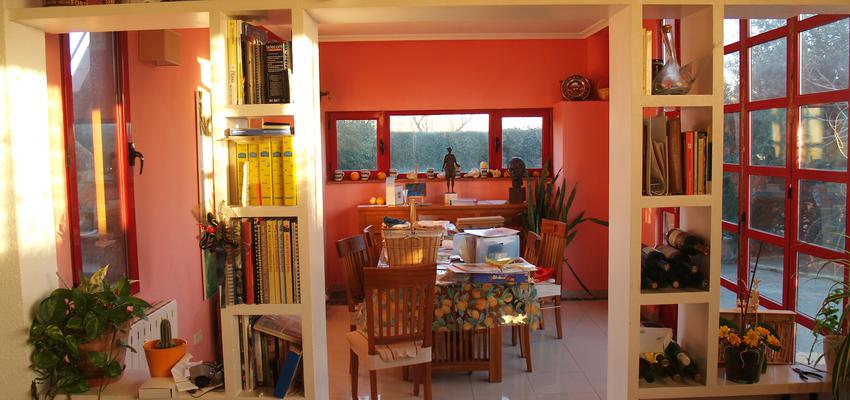 Comedor style moderno color rojo, rosa, blanco  diseñado por carlos barrero | Arquitecto 