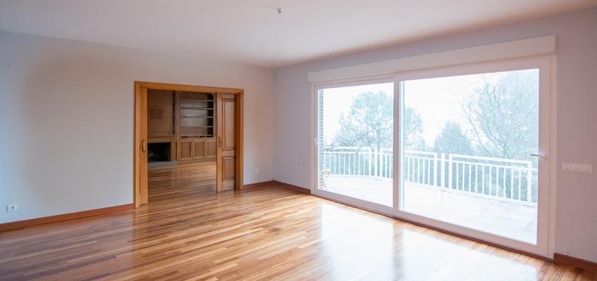 Salon Estilo contemporaneo Color marron, marron, beige, marron  diseñado por REFORMADISIMO | Gremio | Copyright REFORMADISIMO