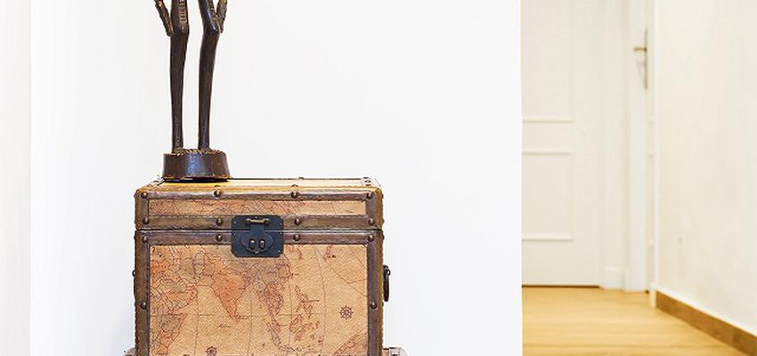 Pasillo style clasico color beige, marron, blanco, gris  diseñado por itta estudio | Interiorista | Copyright Fotografía por Luzestudio