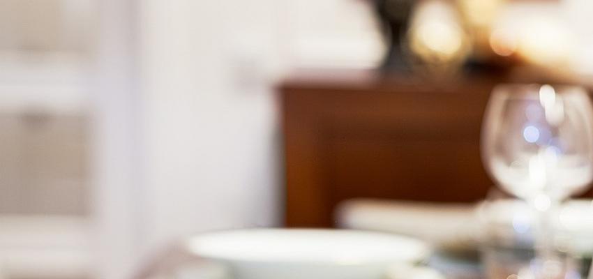 Comedor style clasico color marron, marron, blanco, gris  diseñado por itta estudio | Interiorista | Copyright Fotografía por Luzestudio