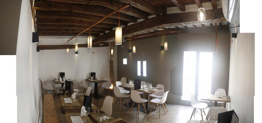 Restaurante Estilo rustico Color marron, marron, blanco, gris  diseñado por Francisco Javier Jiménez Rayo | Arquitecto 