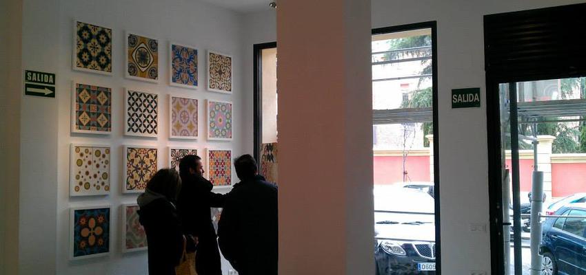 Galería Estilo contemporaneo Color blanco, negro  diseñado por Francisco Javier Jiménez Rayo | Arquitecto 