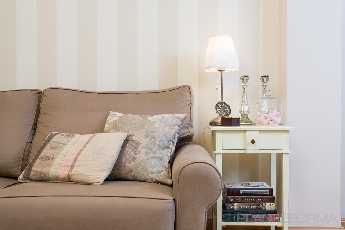 Salon style clasico color marron, beige, blanco  diseñado por Margarida Muñoz | Decorador | Copyright Proyecto de decoración integral realizado por Margarida Muñoz.  (Fotografía: Davide Pellegrini)
