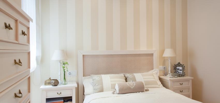 Dormitorio style clasico color beige, marron, blanco  diseñado por Margarida Muñoz | Decorador | Copyright Proyecto de decoración integral realizado por Margarida Muñoz.  (Fotografía: Davide Pellegrini)