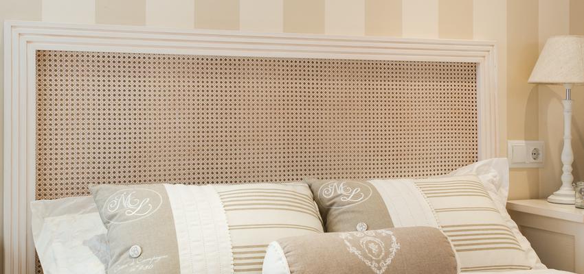 Dormitorio style clasico color beige, marron, blanco  diseñado por Margarida Muñoz | Decorador | Copyright Proyecto de decoración integral realizado por Margarida Muñoz.  (Fotografía: Davide Pellegrini)