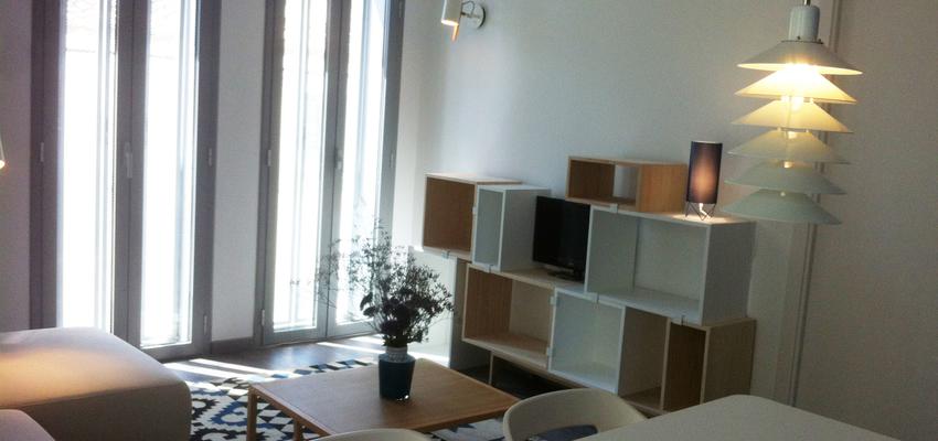 Salon style mediterraneo color marron, blanco, plateado, bronce  diseñado por Estudio Interiores-Pablo Téllez | Interiorista | Copyright Fotografía de Pablo Téllez