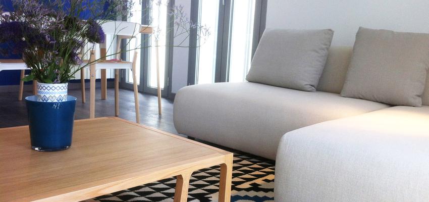 Salon style mediterraneo color azul, azul oscuro, marron, blanco, negro  diseñado por Estudio Interiores-Pablo Téllez | Interiorista | Copyright Fotografía de Pablo Téllez