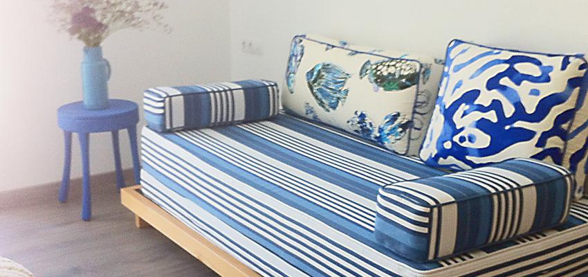 Dormitorio style mediterraneo color azul, azul oscuro, marron, blanco  diseñado por Estudio Interiores-Pablo Téllez | Interiorista | Copyright Fotografía de Pablo Téllez