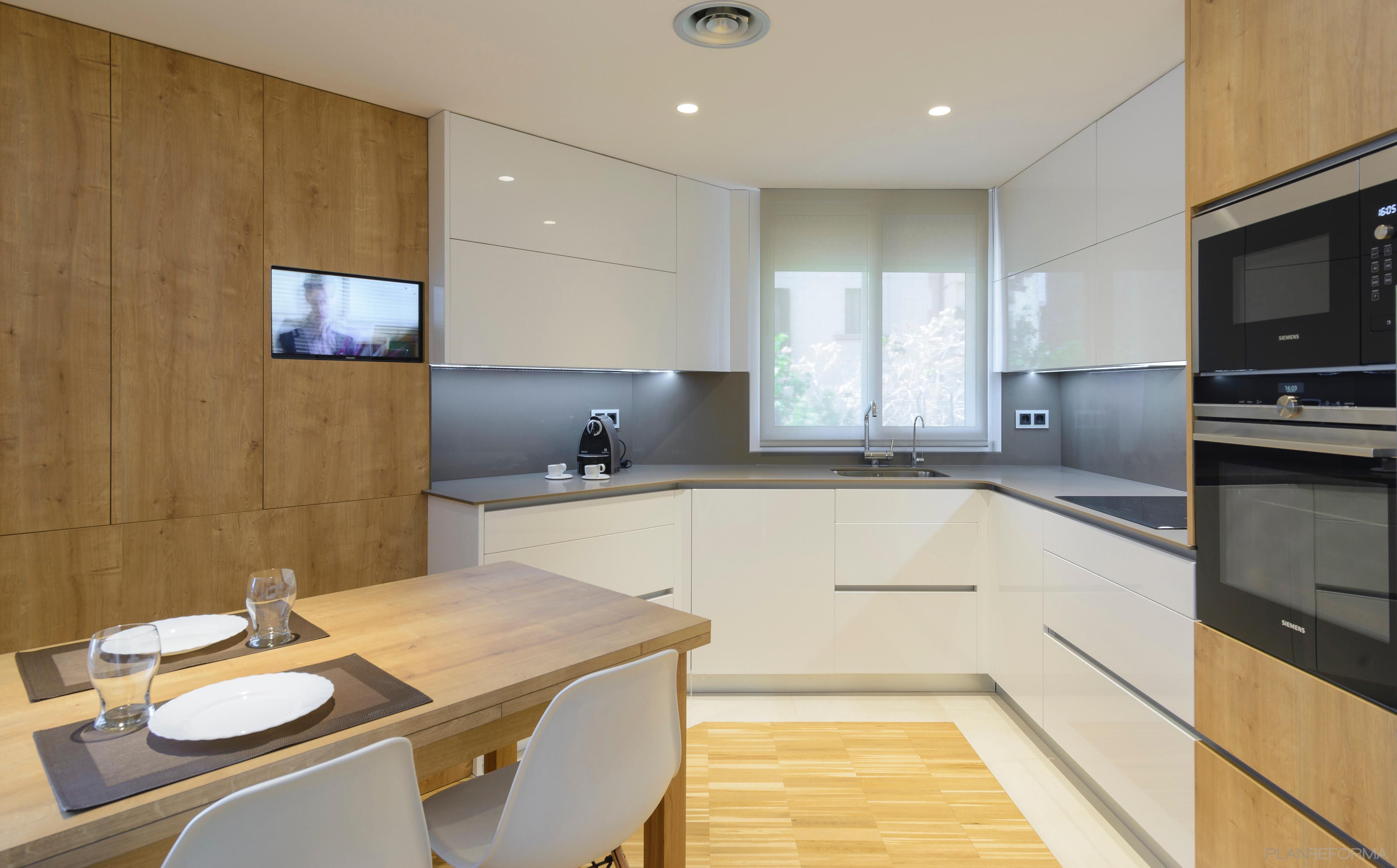 Cocina Estilo moderno Color marron, blanco, gris