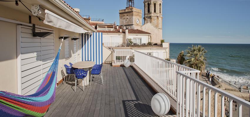 Terraza style moderno color beige, blanco, gris  diseñado por ANNA PUIG Interiorisme | Interiorista | Copyright si