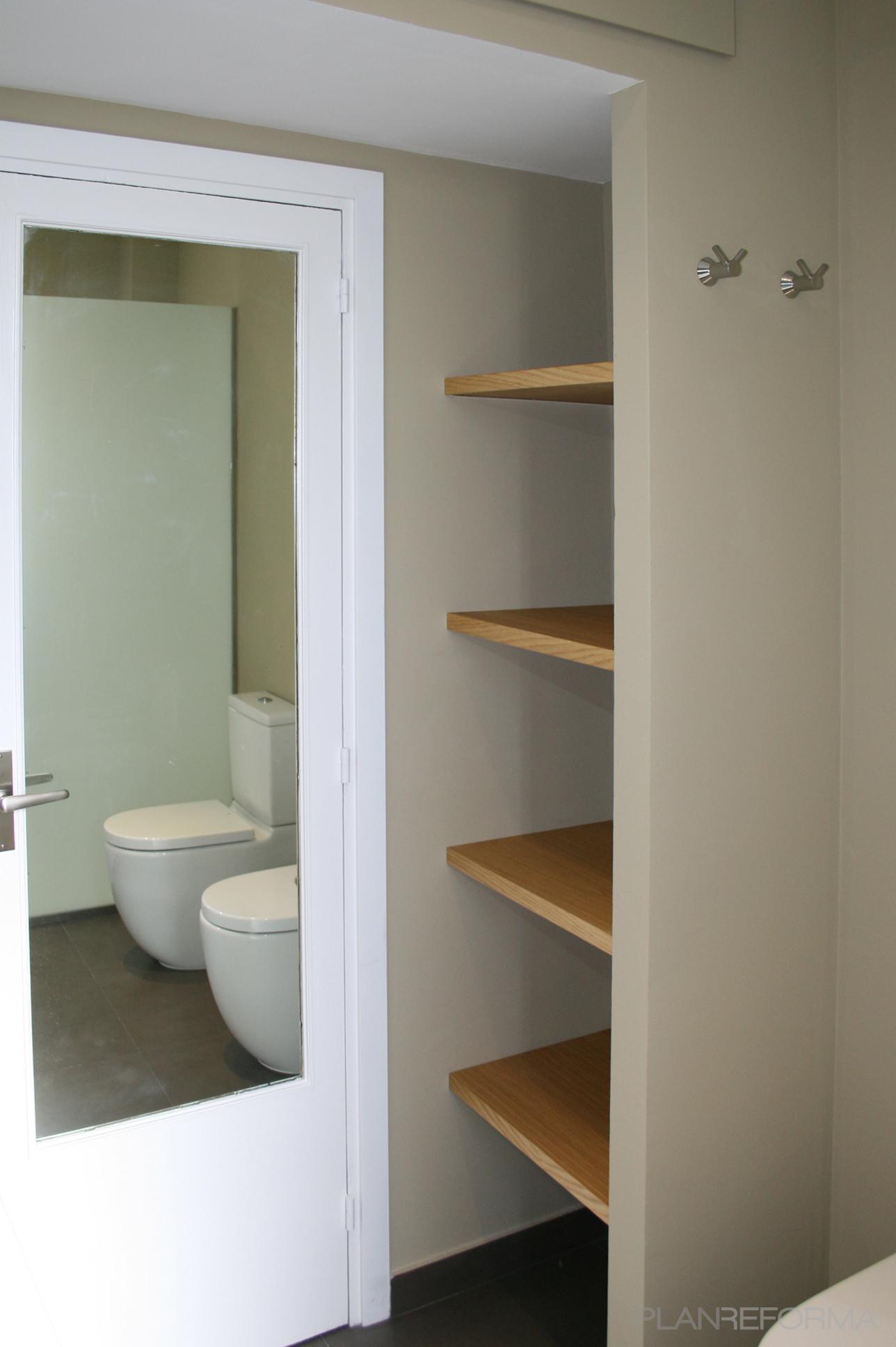 Baño style moderno color beige, blanco, gris  diseñado por ANNA PUIG Interiorisme | Interiorista | Copyright si