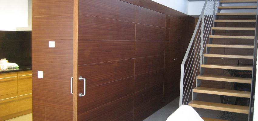 Cocina, Salon, Escalera style contemporaneo color marron, blanco, gris  diseñado por Toni Morlà Villalonga | Arquitecto 