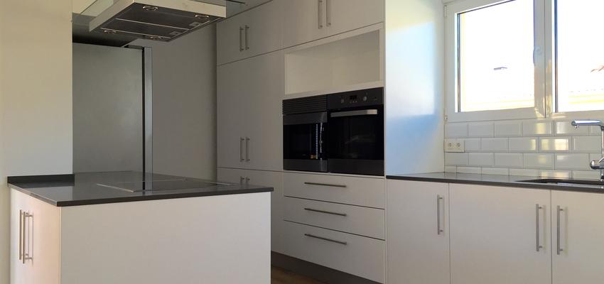 Cocina Estilo moderno Color marron, marron, blanco  diseñado por Lydia Castello Peris | Arquitecto Técnico 