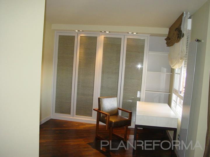 Dormitorio, Estudio, Vestidor Estilo contemporaneo Color amarillo, blanco, gris  diseñado por Galera & Murano | Gremio 