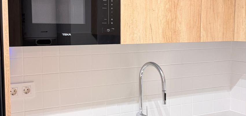 Cocina Estilo moderno Color verde  diseñado por D al cuadrado | Reformista, constructor 
