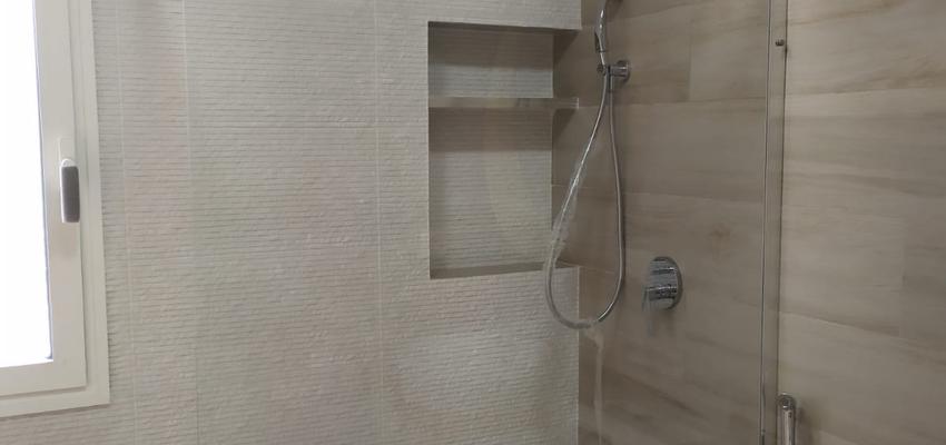 Baño Estilo moderno Color beige, blanco  diseñado por Diginova live your home | Gremio | Copyright si Diginova live your home