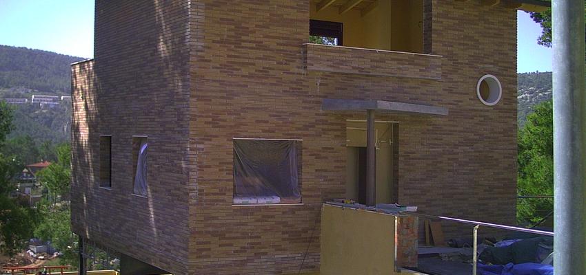 Exterior Estilo contemporaneo Color amarillo, beige, marron, gris  diseñado por marceloclemente | Gremio 