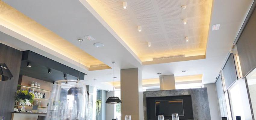 Restaurante style moderno color plateado  diseñado por techoslaspalmas | Gremio 