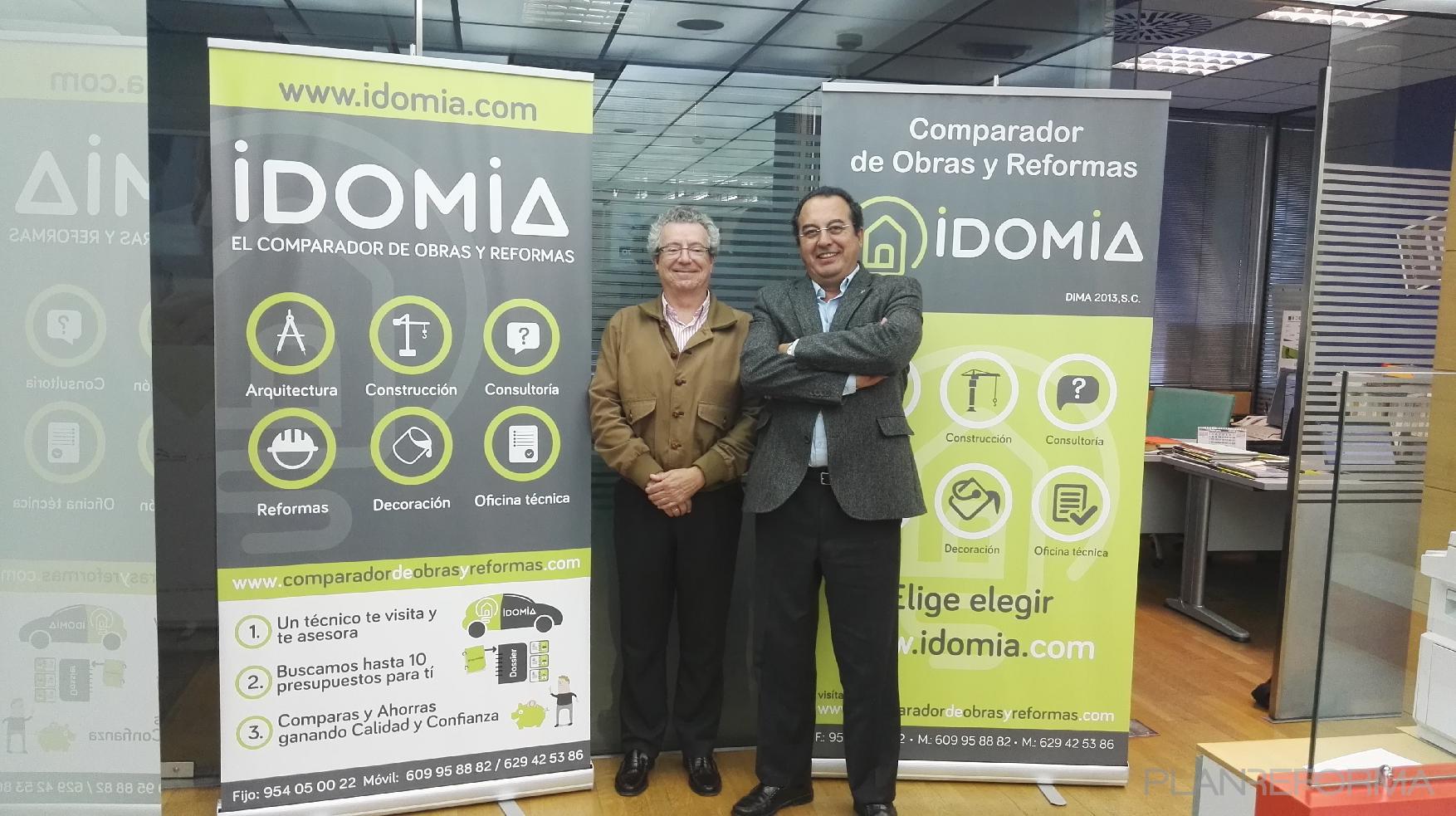 Vestibulo Estilo moderno Color gris  diseñado por DIMA Arquitectos | Gremio | Copyright Comparador de Obras y Reformas.com