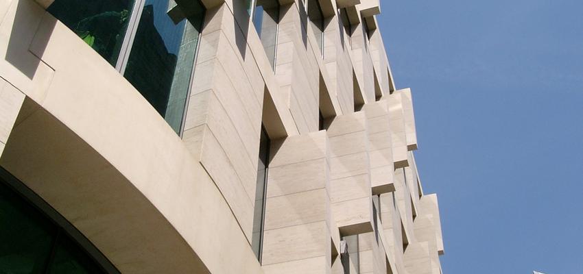 Exterior, Hotel style moderno color amarillo, beige, plateado  diseñado por Solnhofen | Gremio 