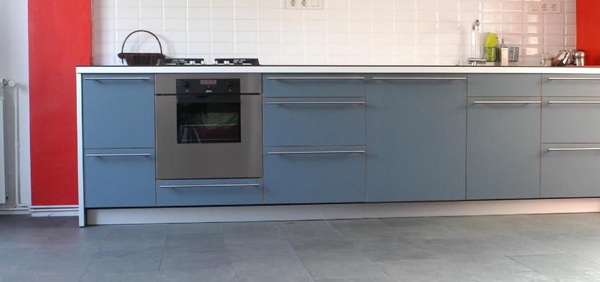 Cocina style contemporaneo color verde, azul, gris  diseñado por Solnhofen | Gremio 