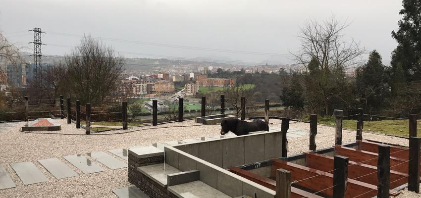 Exterior Estilo contemporaneo Color beige, blanco, gris  diseñado por Métricâ Zero | Reformista, constructor 