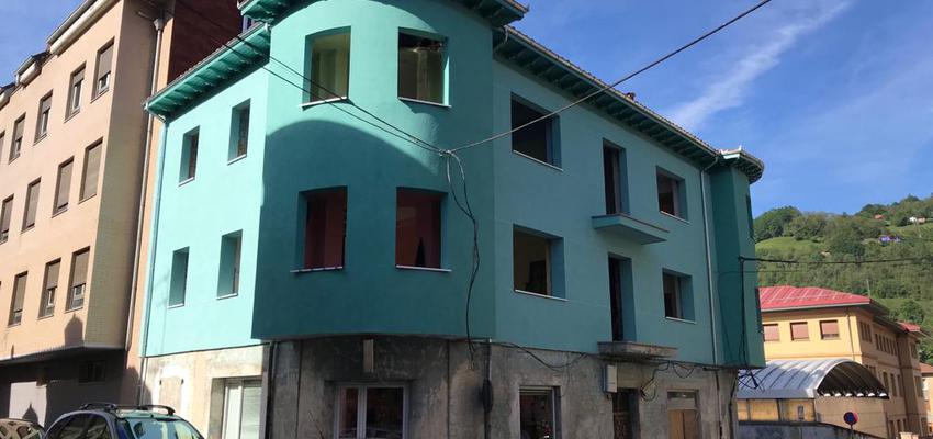 Exterior Estilo clasico Color turquesa, blanco, gris  diseñado por Métricâ Zero | Reformista, constructor 