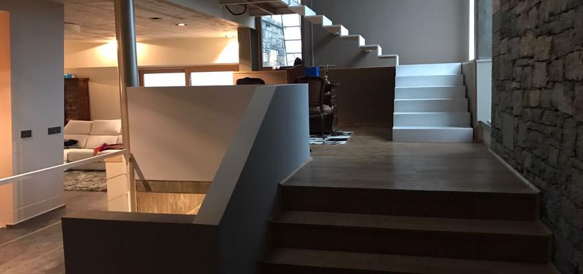 Escalera Estilo eclectico Color beige, beige, blanco  diseñado por Métricâ Zero | Reformista, constructor 