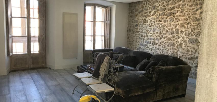 Salon Estilo clasico Color beige, blanco, gris  diseñado por Métricâ Zero | Reformista, constructor 