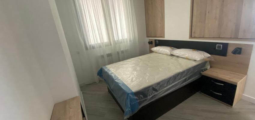 Dormitorio Estilo moderno Color beige, blanco, gris  diseñado por Métricâ Zero | Reformista, constructor 