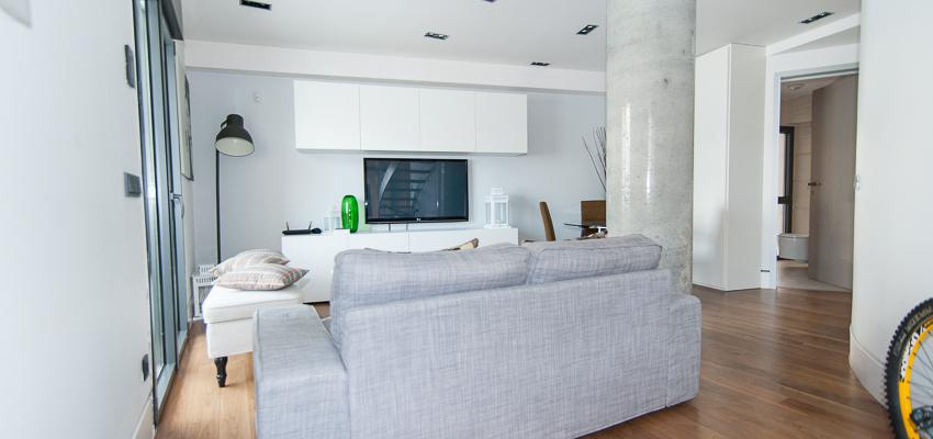 Salon Estilo moderno Color azul, marron, blanco  diseñado por Archirent | Gremio 