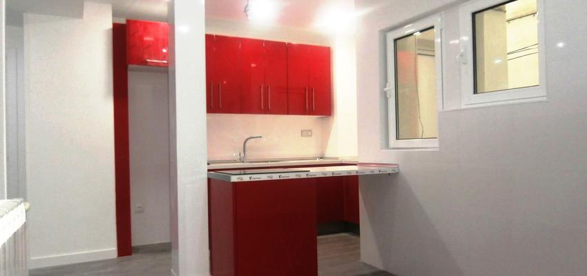 Cocina Estilo moderno Color rojo, gris  diseñado por GESNORT | Gremio | Copyright soy propietario de la imagen