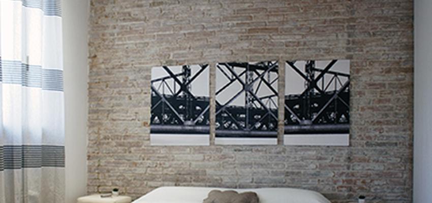 Dormitorio, Loft Estilo contemporaneo Color marron, blanco, gris, gris  diseñado por Victoria Aragonés Gomá | Arquitecto | Copyright Victoria Aragonés