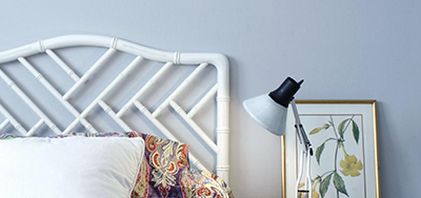 Dormitorio Estilo mediterraneo Color azul oscuro, violeta, blanco, gris  diseñado por Victoria Aragonés Gomá | Arquitecto | Copyright Victoria Aragonés