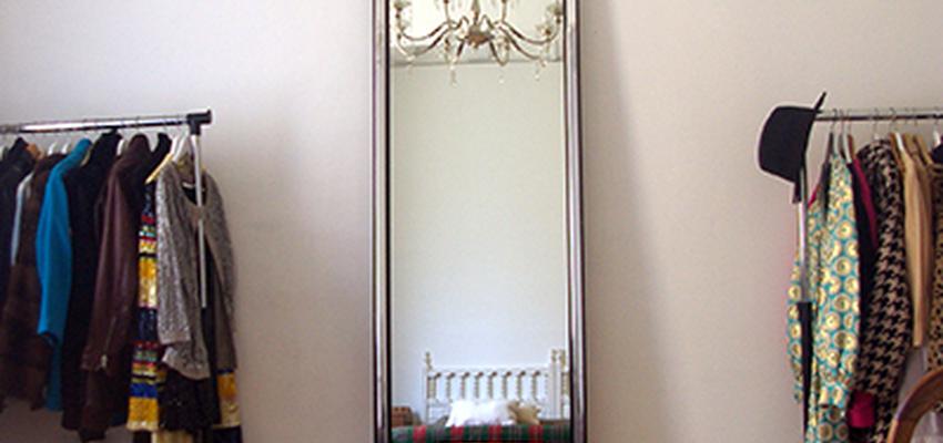 Dormitorio Estilo eclectico Color marron, blanco, negro, plateado  diseñado por Victoria Aragonés Gomá | Arquitecto | Copyright Victoria Aragonés