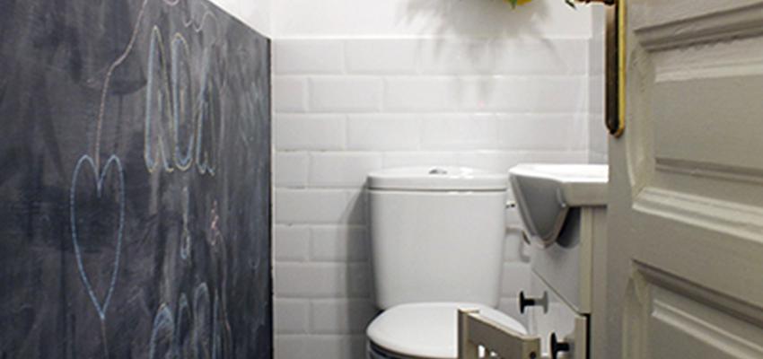 Baño Estilo vintage Color blanco, negro, dorado  diseñado por Victoria Aragonés Gomá | Arquitecto | Copyright Victoria Aragonés