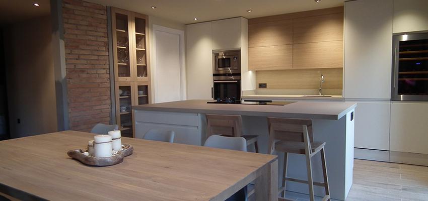 Comedor, Cocina style vanguardista color marron, beige, blanco  diseñado por CC45 interiorisme | Interiorista | Copyright CC45  interiorisme