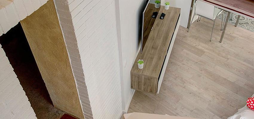 Escalera Estilo contemporaneo Color blanco, bronce  diseñado por Puzzle Urbano | Arquitecto Técnico 