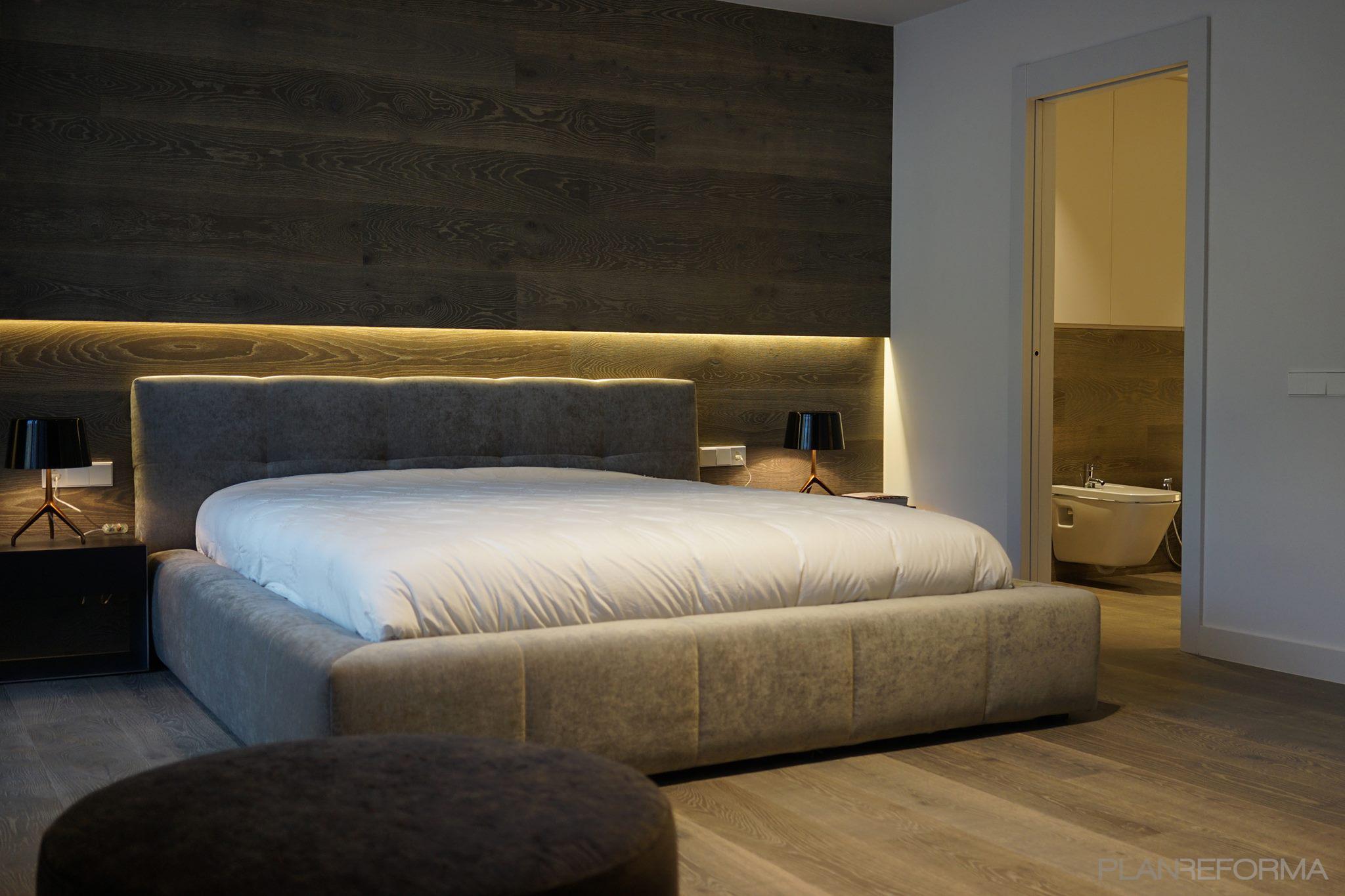 Dormitorio Estilo moderno Color marron, beige, plateado  diseñado por Puzzle Urbano | Arquitecto Técnico 