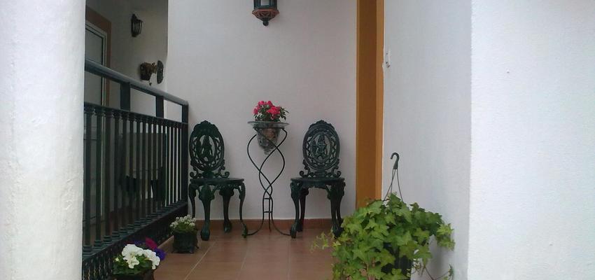 Terraza, Patio, Jardin Estilo clasico Color marron, verde, blanco  diseñado por Beatriz De Haro | Ingeniero 