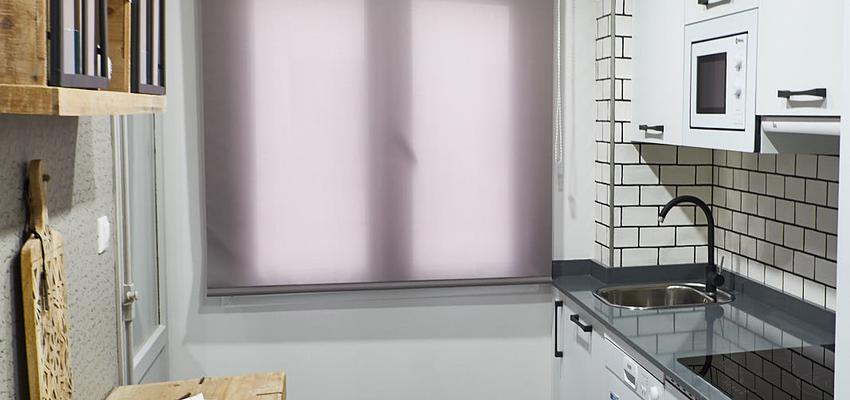 Cocina Estilo moderno Color blanco, gris, plateado  diseñado por Carmen Ferreira Style House. SL | Gremio | Copyright Imagen cedida por Ymascreativos