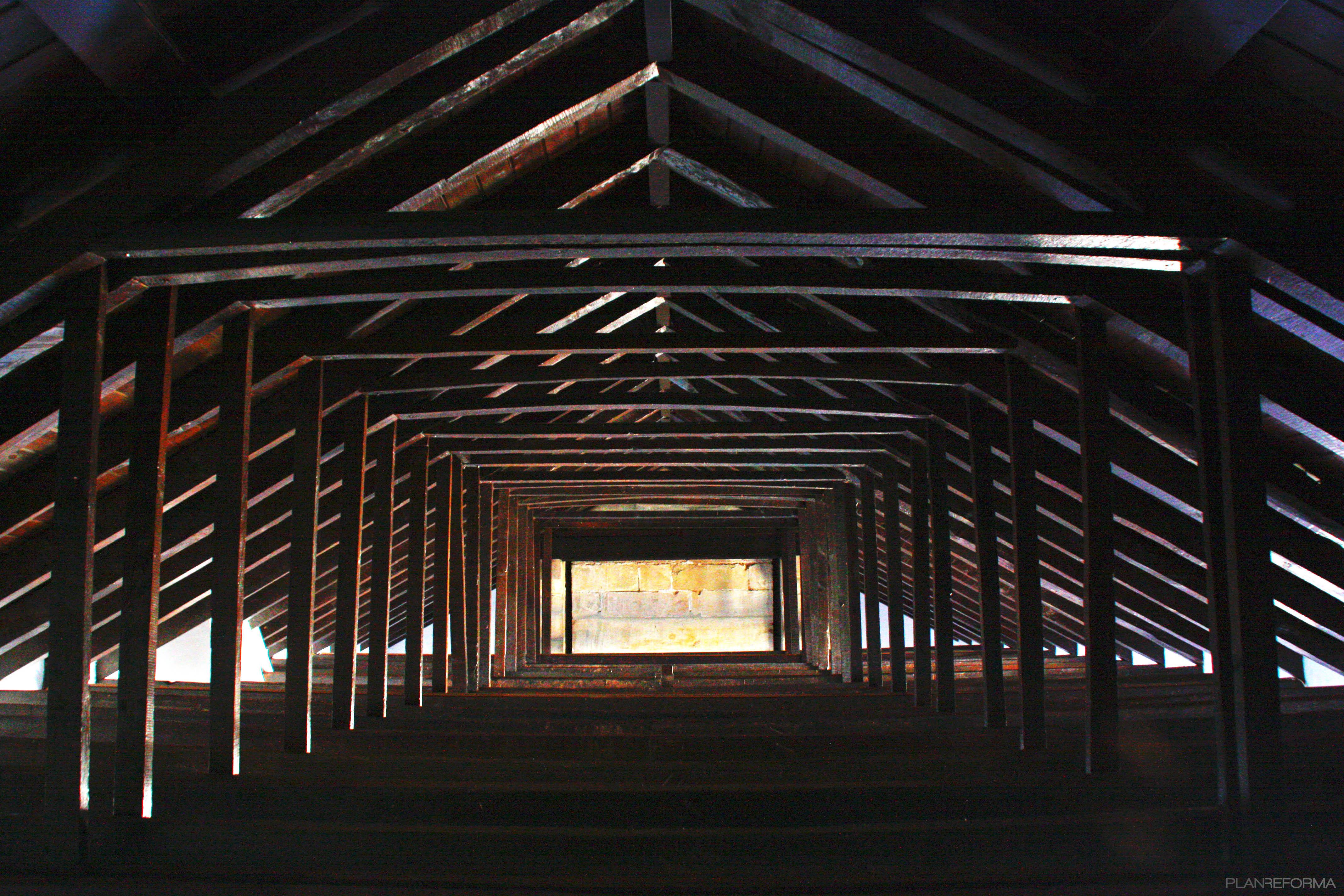 Vestidor, Salon style mediterraneo color ocre  diseñado por b43 arquitectos | Arquitecto 