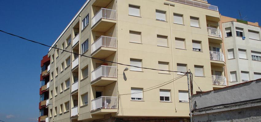 Balcon, Exterior style contemporaneo color beige, blanco  diseñado por JACC - Arquitecto Técnico | Arquitecto Técnico 