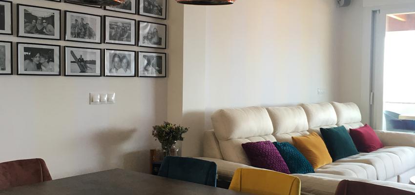 Salon Estilo contemporaneo Color beige, blanco, dorado  diseñado por Sergio Castro | Reformista, constructor | Copyright Sergio Castro