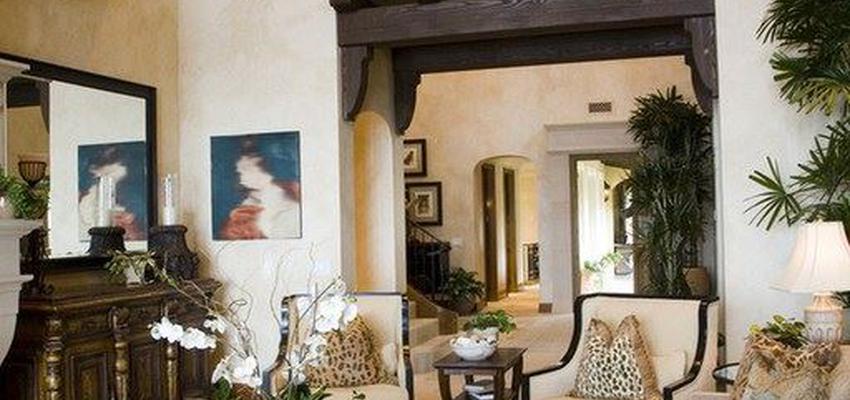 Salon Estilo clasico Color beige, marron, marron  diseñado por Sergio Castro | Reformista, constructor | Copyright Estudio Sergio Castro