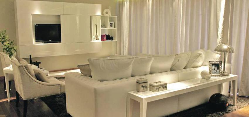 Salon Estilo clasico Color blanco, gris, gris  diseñado por Sergio Castro | Reformista, constructor | Copyright Estudio Sergio Castro