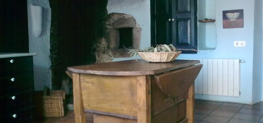 Cocina style rustico color azul, marron  diseñado por Jesús Osuna. Basicprojects | Interiorista 