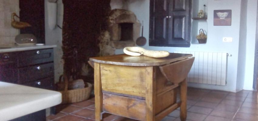 Cocina style rustico color marron, gris, bronce  diseñado por Jesús Osuna. Basicprojects | Interiorista | Copyright Jesus Osuna