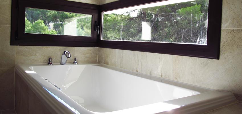 Baño style contemporaneo color beige, beige, blanco  diseñado por Sans Arquitectes | Arquitecto | Copyright Sans Arquitectes