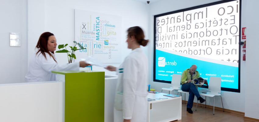 Tienda style moderno color verde, azul cielo, marron, blanco, negro  diseñado por ENRIQUE REYES  | Gremio | Copyright Copyright propio